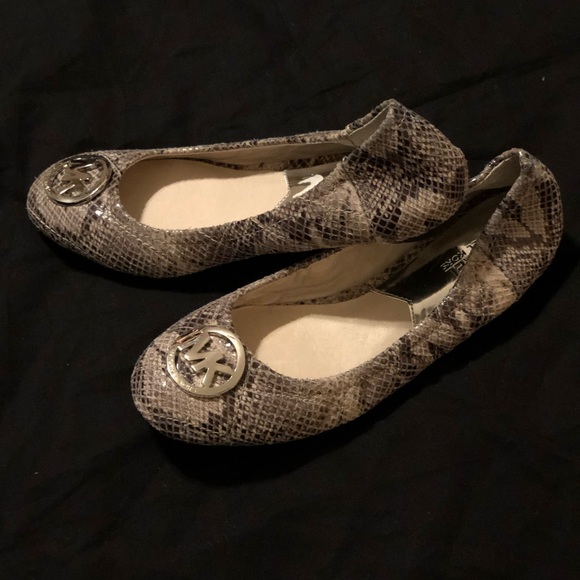 Michael Kors snake skin flats - Picture 4 of 6
